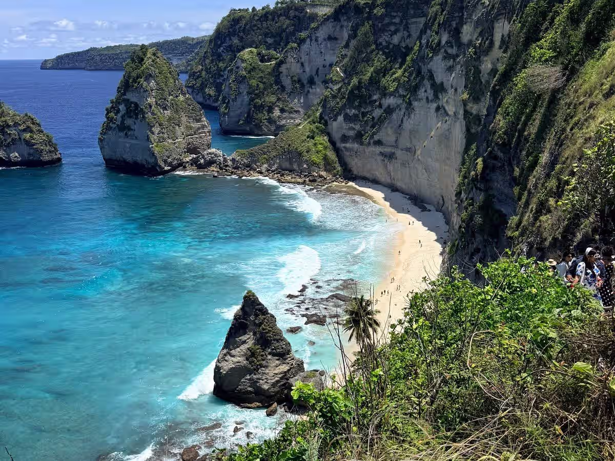 Diamond Beach turquoise waters